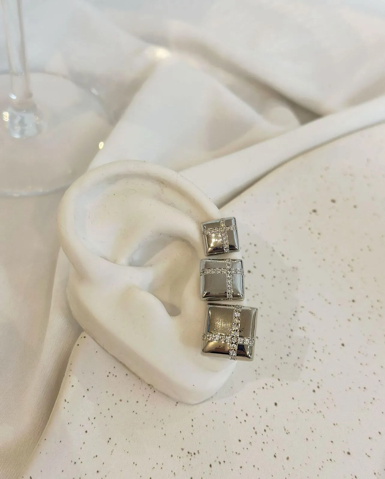 Trio Folheado a Prata Quadrado Cravejado